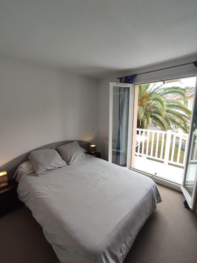 Petit Oasis Avec Piscine Apartment Anglet Exterior photo